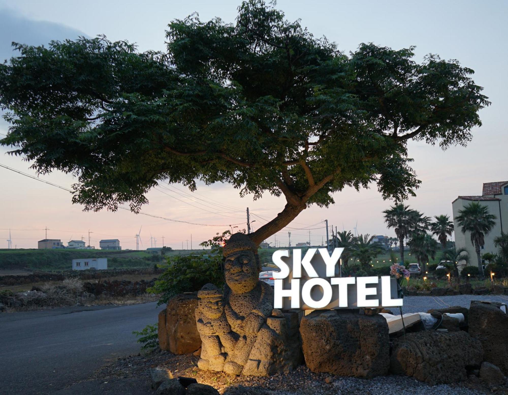 Sky Hotel Jeju Exterior photo